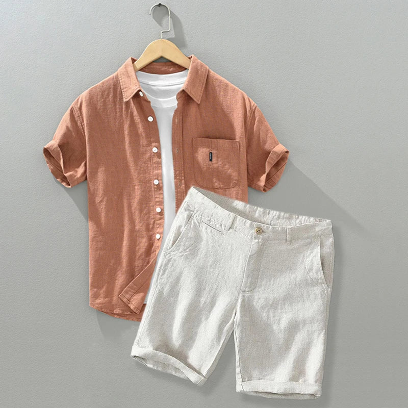 Completo estivo casual traspirante con pantaloncini e camicia a maniche corte per uomo