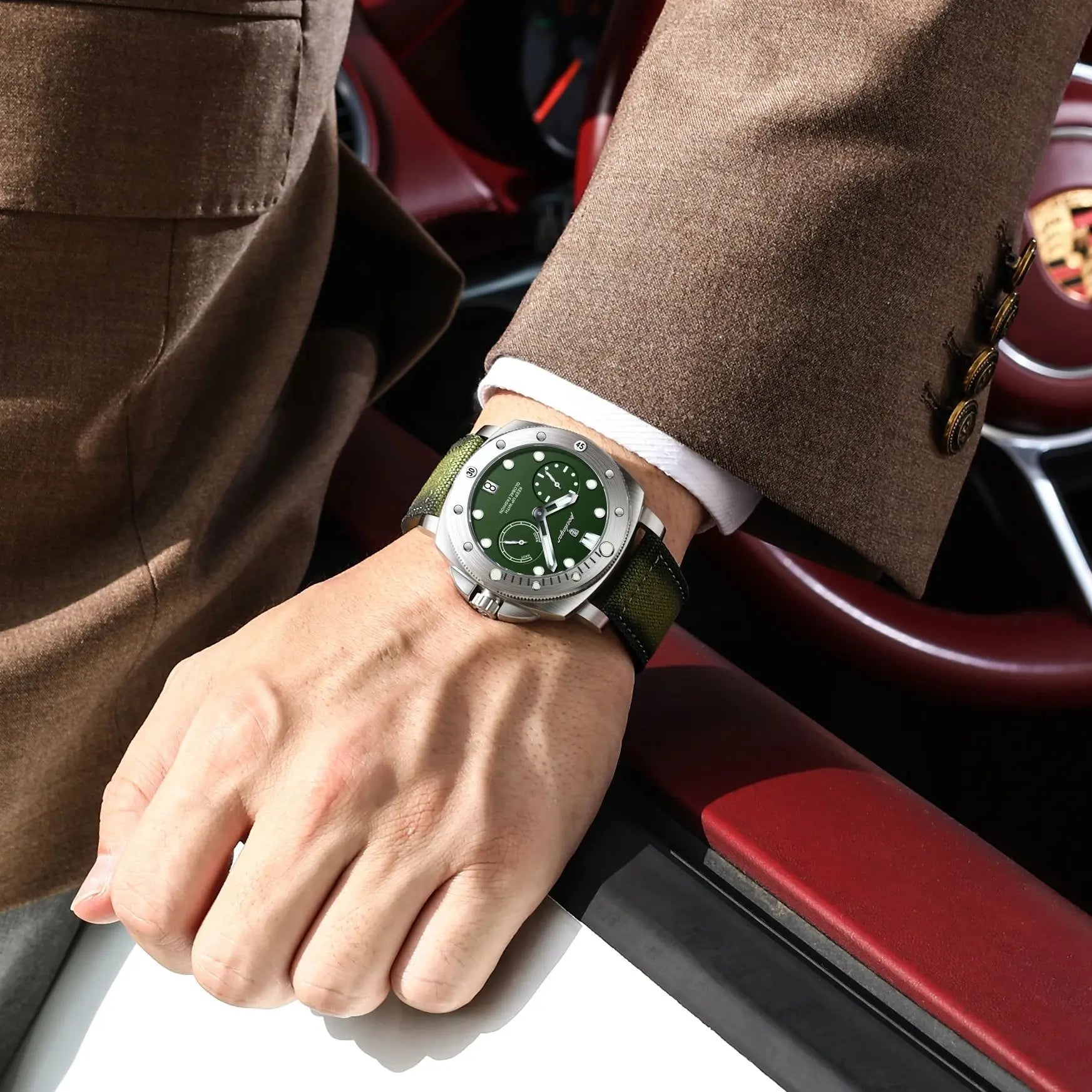 Luxury wristwatch - waterproof