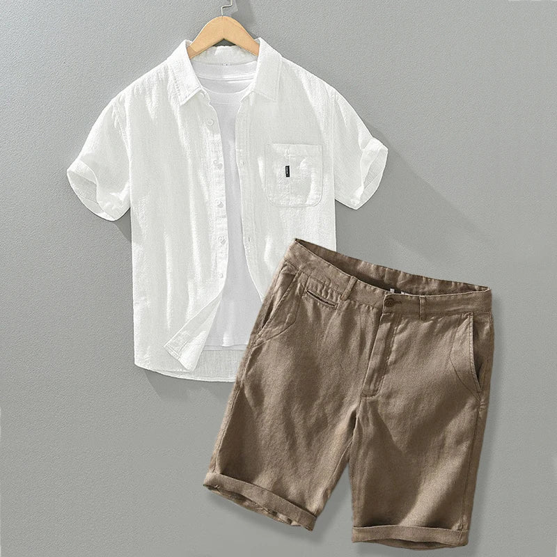 Completo estivo casual traspirante con pantaloncini e camicia a maniche corte per uomo