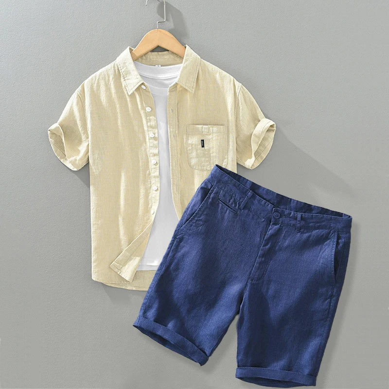 Completo estivo casual traspirante con pantaloncini e camicia a maniche corte per uomo